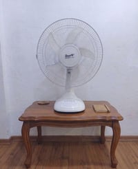 مروحة • يشتغل بدون كهرباء • شحن ٥ ساعات