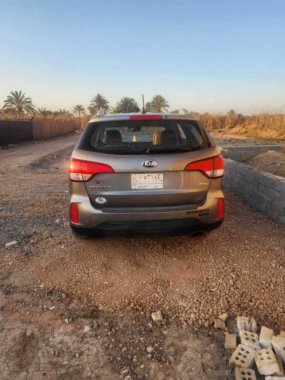 كيا سورينتوا خمسه راكب وراد أمريكي اربعه سلندر رقم بابل بإسمي مشروع وطني موديل ١٥ حادثها فقط الدعاميه بأمريكا وبالعراق انفجر يمها باتري وطفر تيزاب على باب السايق وعفته ماصبغته رايدها ١٣٠ وبيها مجال بسيط الشراي يتصل وبيه خير ويدلل 
***********او  ***********
