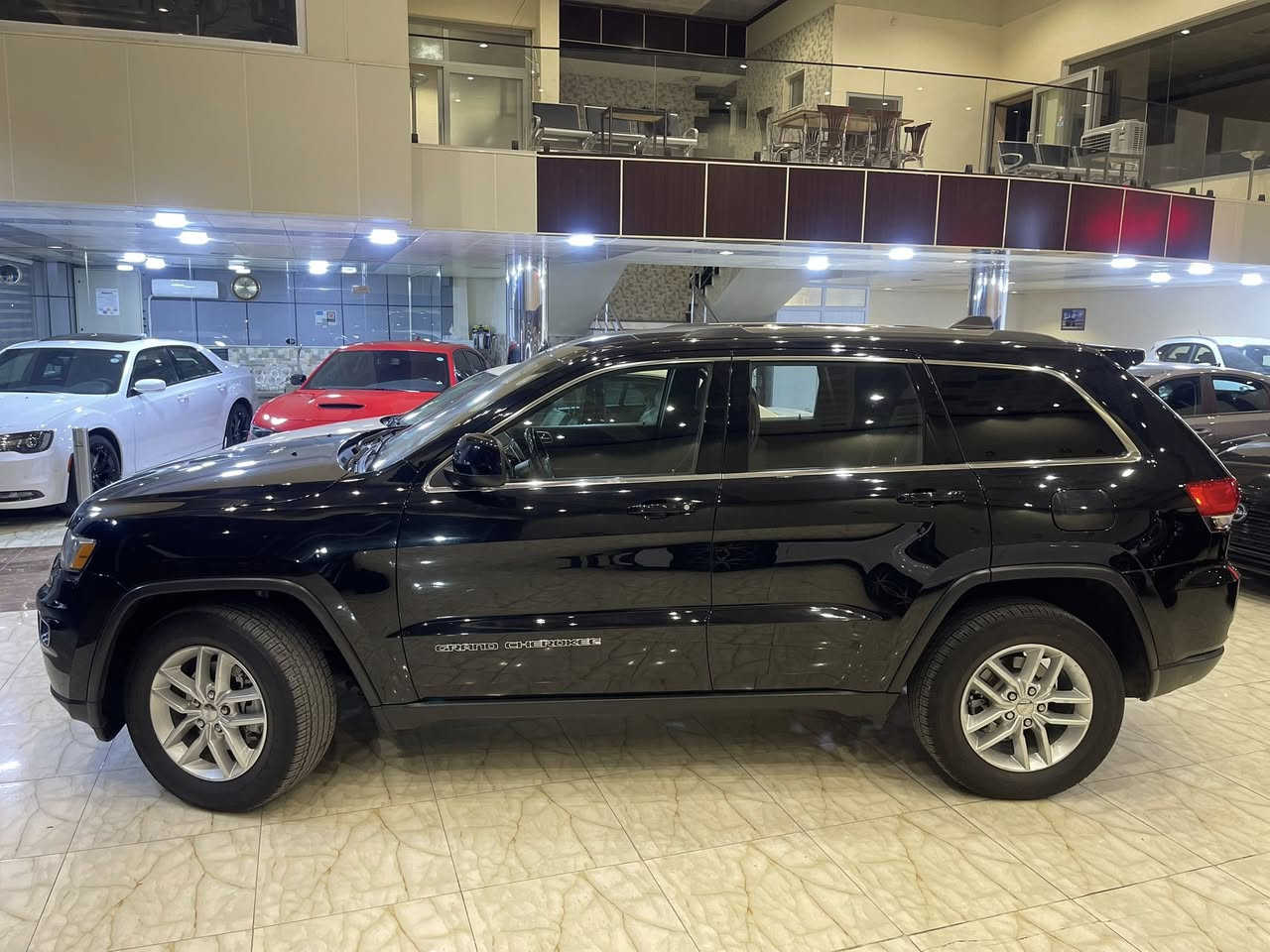 السلام عليكم
جيب لاريدو 2018 للبيع شرط النضافه كفالة عامه 

محرك 6 سلندر

ويل اصلي 18 

تدفئه كشنات

حساسات اماميه خلفيه 

4X4 فور ويل

***********

***********

العنوان دهوك

معرض ريان
