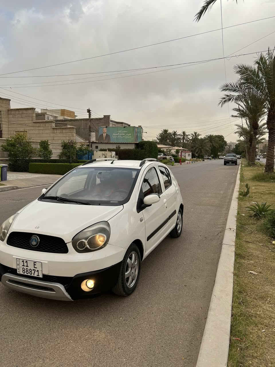 جيلي باندا كروز موديل 2013  نظيفة جدآ
بدون ضربة او صبغ على وضع الشركة كلشي ممبدل بيها 
كير ومحرك مكفول تبريد ثلج صدر جديد تخم تاير جديد 
 دوشمة جديدة رقم بغداد انكليزي 
مشروع وطني بأسمي تحويل مباشر 
 عارضها 58 وبيها مجال مكاني بغداد السيدية
 شراي يتصل  ***********
