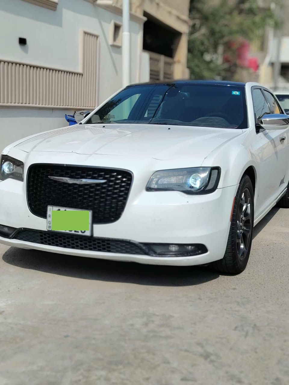 السلام عليكم كرايسلر اوباما 16 معلاية 22 S300 فول مواصفات وارد امريكي حادثها بالجاملغ الامامي ومو قوي تعديل بارد فقط السيارة مال جناي مامشتغله على الخط ابد رقمها بصرة سنوية لل29 ب اسمي السيارة تخم تاير جديد حداده جديده كشنات جلد شاشة جبيره تحكمات بالاستيرن مثبت سرعة السعر 190 وبي مجال للاستفسار ***********
