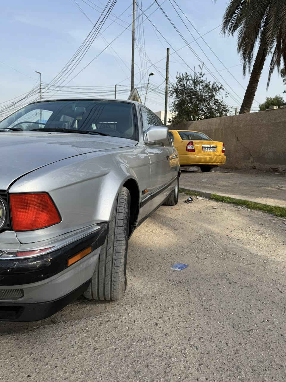 للبيع فقط BMW 740i 
موديل 1994 اصل سنوية و بليت 
السيارة جديدة 
مصبوغه عام
كير و مكينة حاوية 
دبل جام 
دبل جكمجة 
جام اوتو 
شاشة كار بلاي
كامرة محيطية 
تخم تاير جديد
كهربايات كلها بلاد و شغالة 
رقم السيارة مميز 
مكان السيارة بغداد شارع فلسطين  
السعر 85 وقابل للتفاوض 

رقم الهاتف: ***********
