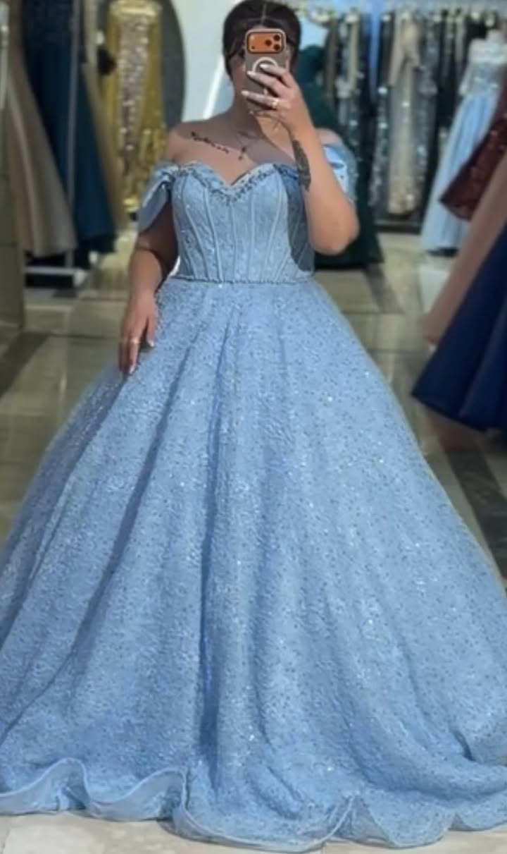 مرحبا
بدلة مهر  او حنه ملبوسه ساعه وحده وياها البرنص مالتها قياسها فري سايز اني ٤٤ لبستها  لان تتكبر وتصغر

مشتريتها جديده من اريدو بمليون اريدها ب ٧٠٠ وبيها مجال


**إذا كنت صاحب هذا الإعلان وتريد حذفه لأي سبب، رجاءا أرسل رسالة إلى الدعم الفني**