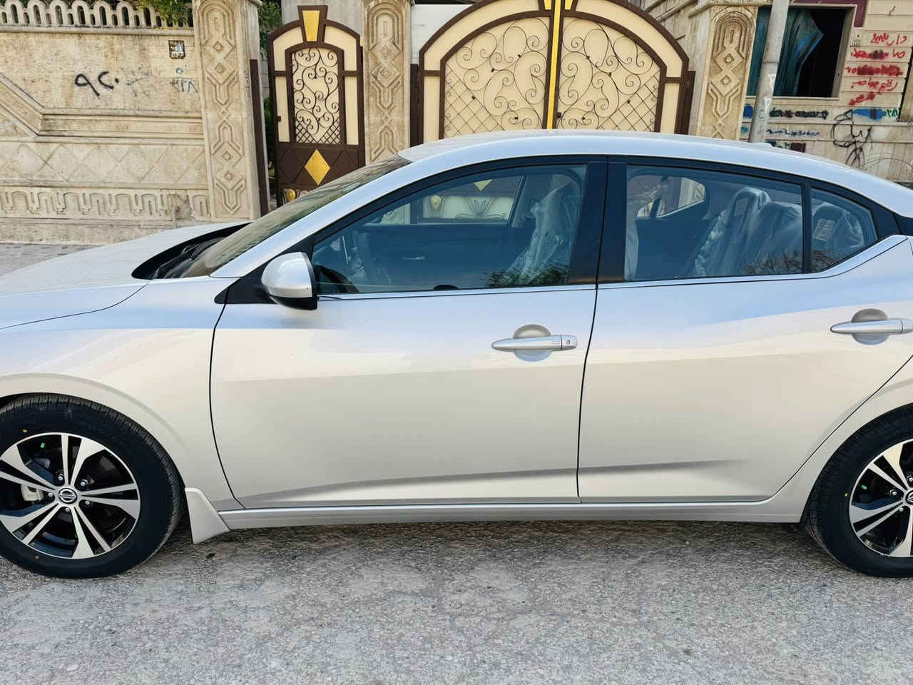 السلام عليكم
#للبيع 
SENTRA2023كلين 
مواصفات SV
ماشيه 24000MI
للاستفسار 
***********
