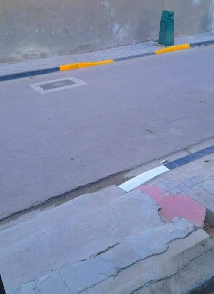 السلام عليكم بيت للبيع في القبله حي القائم مساحه 130متر طابوصرف في القبله حي القائم قريب على شارع العام لسايدين الرئيسي يتكون من دوانيه ومطبخ وصاله وغرفتين وحمام وصحيات وطارمه منورصغير ومشاي صغير طابق ثاني غرفتين وحمام وصحيات مشترك السعر 170مليون بي مجال قليل الاستفسار على رقم ***********متوفر واتساب
