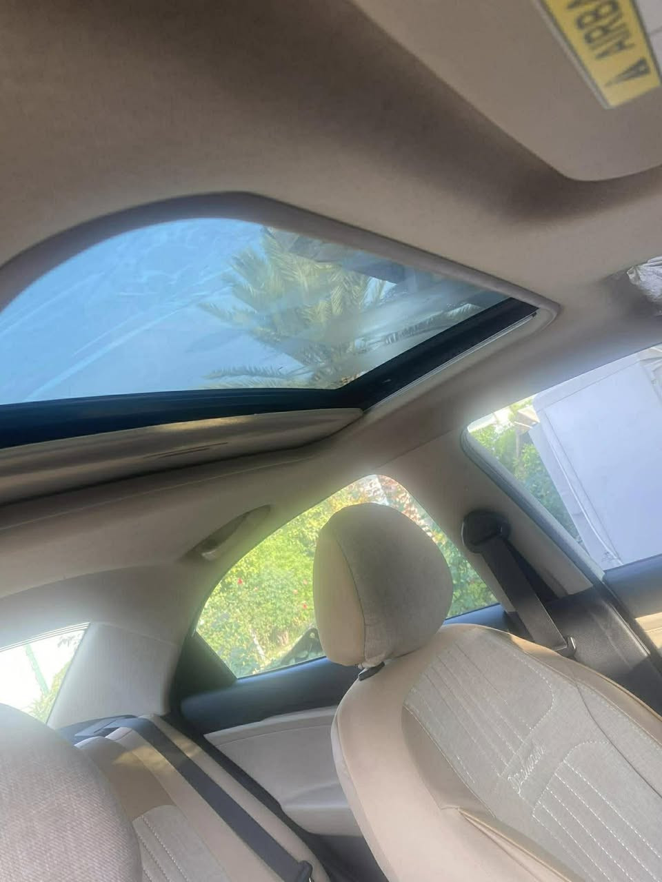 السلام عليكم 
هونداي رينا موديل 2020
حجم المحرك1400 فتح بالسقف كامره خلفيه
الاكشنات مغلفه
ماشيه 61000
بيه ضربه بالجاملغ الأمامي الأيمن
خطة خفيفة 
سعر السيارة 95 ورقة 
***********
للاستفسار اكثر اتصل على الرقم 
مكلف بالنشر إني
