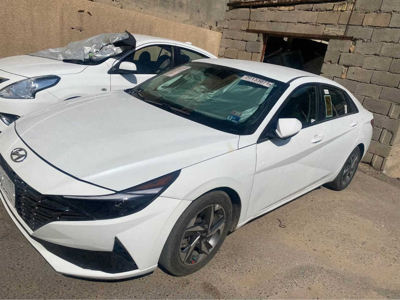 النتره مديل ٢٠٢١
بيه نسبة غرك ١٠بلميه السياره تسير وتعمل باامريكا وبيه جاملغ بارد وبيه باب شويه بارد جهة السايق  
رادار مانع التصادم هواي مواصفات تحويل مباشر رقم بغداد والسياره مكانه بصره ماشيه ٣٥الف وقابل للزياده 
السعر ١٥٥ وبيه مجال قليل
الاتصال ع الرقم *********** البصرة, العراق
