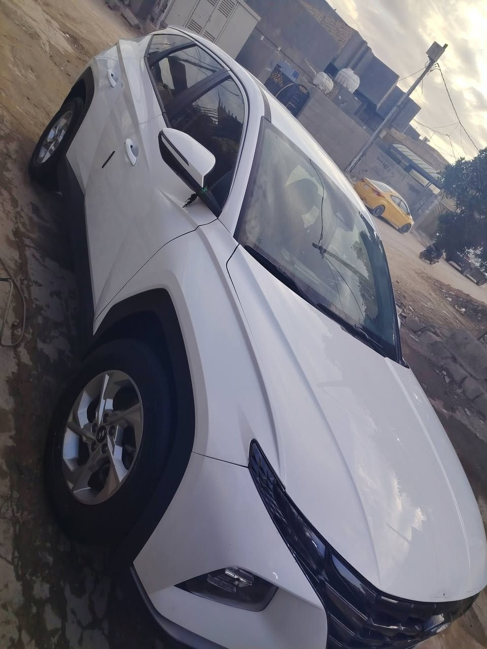 السلام عليكم
توسان وارد كوري ٢٠٢٢ 
ماشية ٧٠
حادثه جاملغ امامي مصلح وحافة البنيد
رقم بغداد باسمنه سنوية وهزه جديده
فول مواصفات عدا البنراما
السعر ١٧٥
***********
