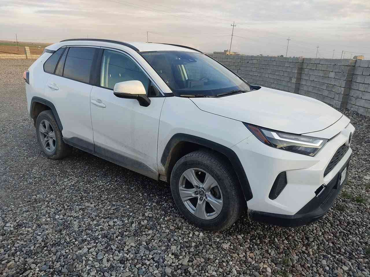 راف فور موديل 2023 مواصفات XLE  منفيس حره تترقم في جميع المحافظات ما عدا الاقليم دخول جديد ماشيه 35 الف ميل 
بيها قطعتين چاملق وباب السكن الامامي فقط 
صوره الشاصي مرفق بالمنشور 
السعر 210 وبيها مجال 
عنوان السياره ناحيه الزاب قريه اصبيح تحتاني 
للاستفسار الاتصال على الرقم التالي 
‏‪0783 281 0292‬‏
