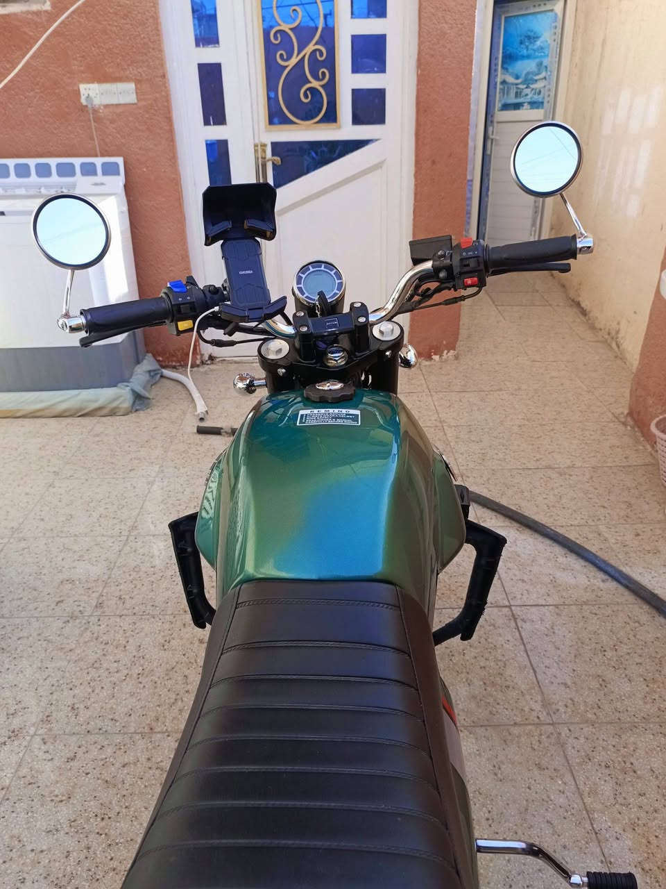 السلام عليكم حبايب ورمضان كريم🫶🏻
شباب دراجه ستوهه طالعه من المعرض مثل ماموضح بلصور
*ماشيه 9الاف فقط يعني دراجه جديده وبصمه
*الرقم اربيل يعني ثاني يوم اداورهه بأسمك
*تحتوي على لايتات زنون
السعر  2800 وبيهه مجال
مكاني كربلاء واي استفسار ***********
