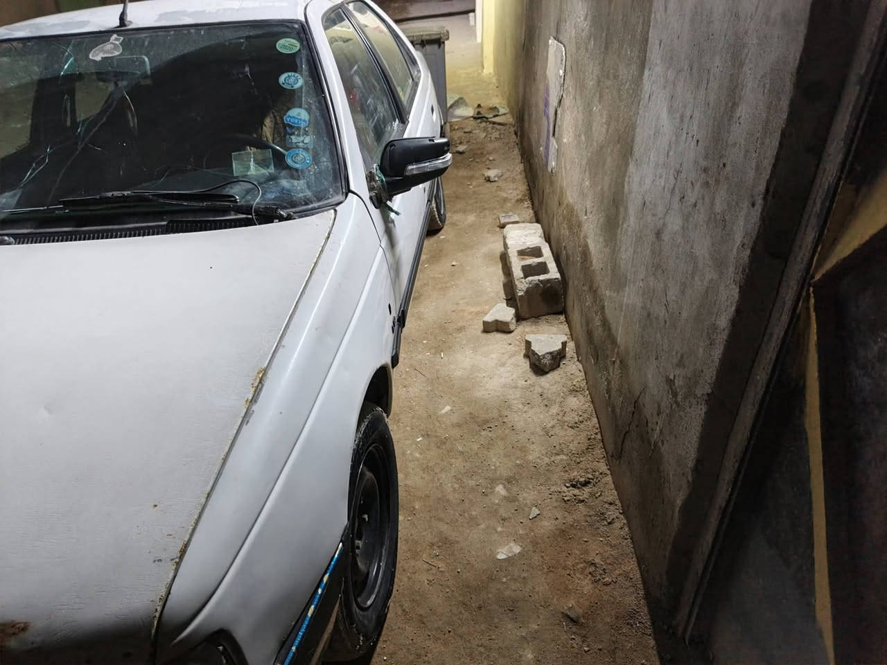 سلام عليكم خوان سياره بيجو الموديل 2012   405سياره مكفوله عده البنيد مصلح سنويه له 28سياره بسمي تحويل ثانيوم اكثر تفاصل اتاصل عله هاذه رقم ***********
