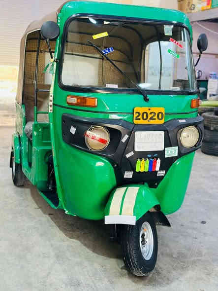 سلام عليكم شباب العزاز ❤️
تكتك 2020/7/22
مرقمه رقم بغداد بسمي 
بيها ضربه الغد ودوسات 
تخم تاير مكينه كير كسل 
تكتك جاهزه كبل الشارع 
مكاني محمودية 
***********
