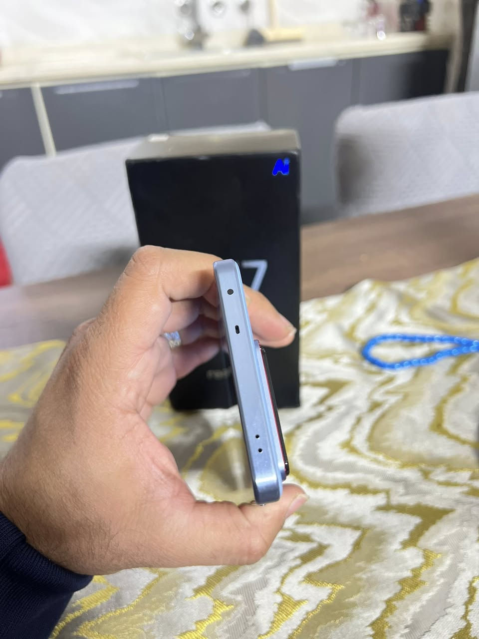 للبيع   ***********
ريلمي جي تي 7 
معالج Mida Tech Dimension 9400 ينطي بكل الالعاب 120فريم عالمرتاح 
بطارية بوي بسعه 7000ملي امبير يدوم معاك نهار كامل ويدعم شحن السريع 120واط 
كامراته تخبل خصوصاً بالفيديو ينطيك 4k 120فريم بدقه كلش حلوى 
ويجي ضد الماي بمعيار الIp69
ويدعم خصائص الذكاء الاصطناعي 
جهاز كلش حلو ومواصفاته متخلص للبيع 
مكاني بغداد الكرخ
675 الف
