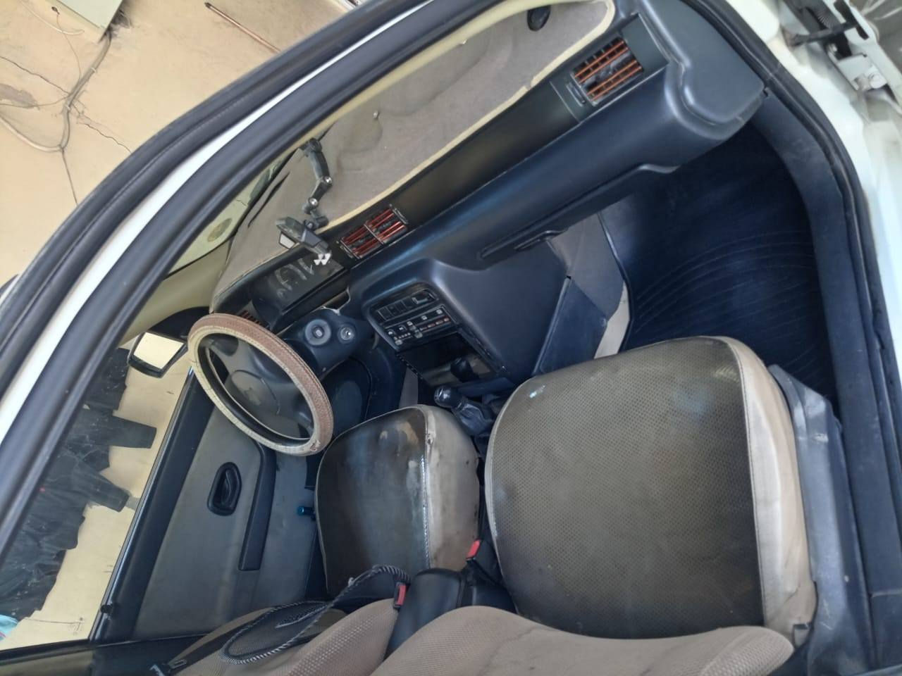 سمند 2009 ضربه في الجاملغ الايسر جهة السايق معمر سياره نضيفه ب37.         مكان بغداد 
                           ***********
