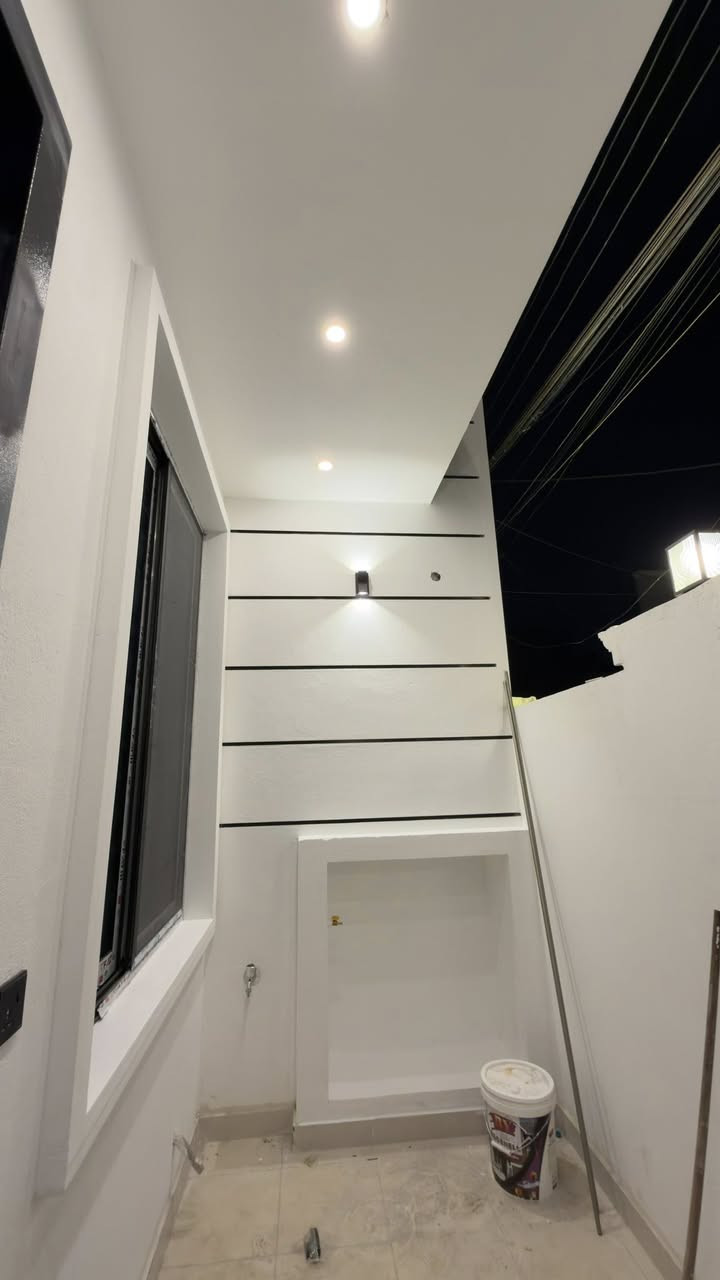 مشتمل للبيع المساحة 80 الواجهة 4 نزال 20 يحتوي على 3 نوم صحيات عدد 2 حي الجهاد الشارقة قرب مجمع النسيم ***********
