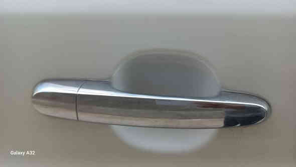 السلام عليكم
للبيع 

كيا سورنتو ٢٠١٥كويتي 

السياره خليجي  كويتي غني عن التعريف 

كفاله عامه

داخل جلد 

٦ سلندر

٧ راكب

كراسي جلد كهرباء جهة السايق 

حساس امامي خلفي

لدات امامي خلفي

مري شفط

اشاير بالمري الجانبيه

٣ قطع تبريد 

3انظمة قيادة

ماشية 136الف

رقم بغداد

المكان بغداد حي الجهاد السعر ٢١٠ وبيها مجال قليل 
للاستفسار *********** ابو مصطفى
