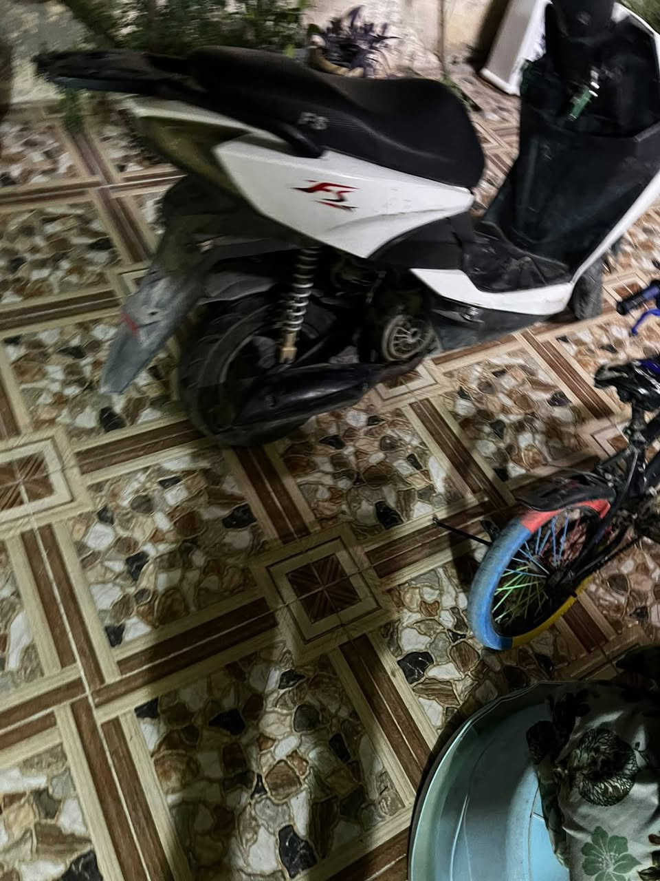 ماطور شغال كامل مابي اي عيب السعر 450


**إذا كنت صاحب هذا الإعلان وتريد حذفه لأي سبب، رجاءا أرسل رسالة إلى الدعم الفني**