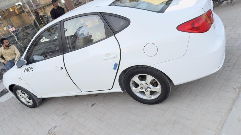 الانترا موديل 2010 متؤمة طبق الاصل شرط حاسبة وين ماتريد تروح بيها تتسجل ابلي انه مسجلها  ادوات كصة جنطة فول مواصفات وجاهزة من كلشي مرايات شفط تدفئة تبريد تدفئة بلكسنات حدادة جديدة جاهزة من كلشي  السعر 46 وبيها مجال ***********
