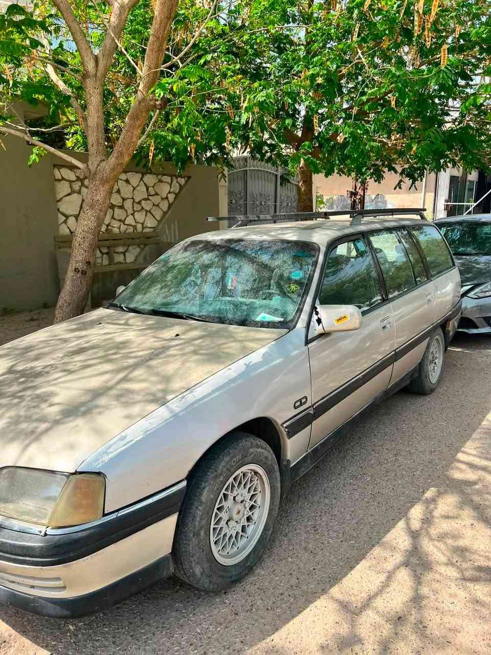 سلام عليكم اوبل اوميكا موديل 1992
دفتر بانزين بي رقم كركوك الجديد باسمي 
صبغ بلاد محرك 20 كير عادي 
مكاني كركوك شارع قدس 
سعر 35 وبيها مجال 
***********
