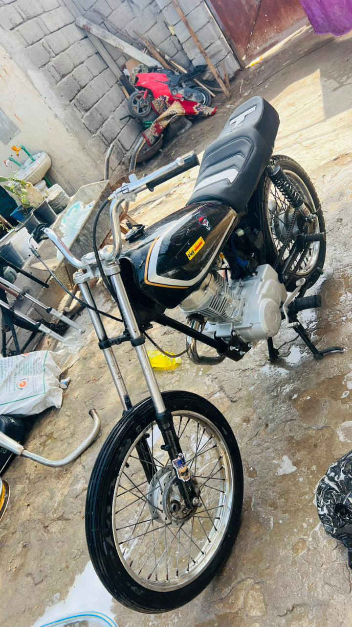 سلام عليكم شباب دراجه ادوات نامه شلامجه حلوه ونضيفه كلشي جديد السعر 425وبيها مجال البصره خمسميل ***********
