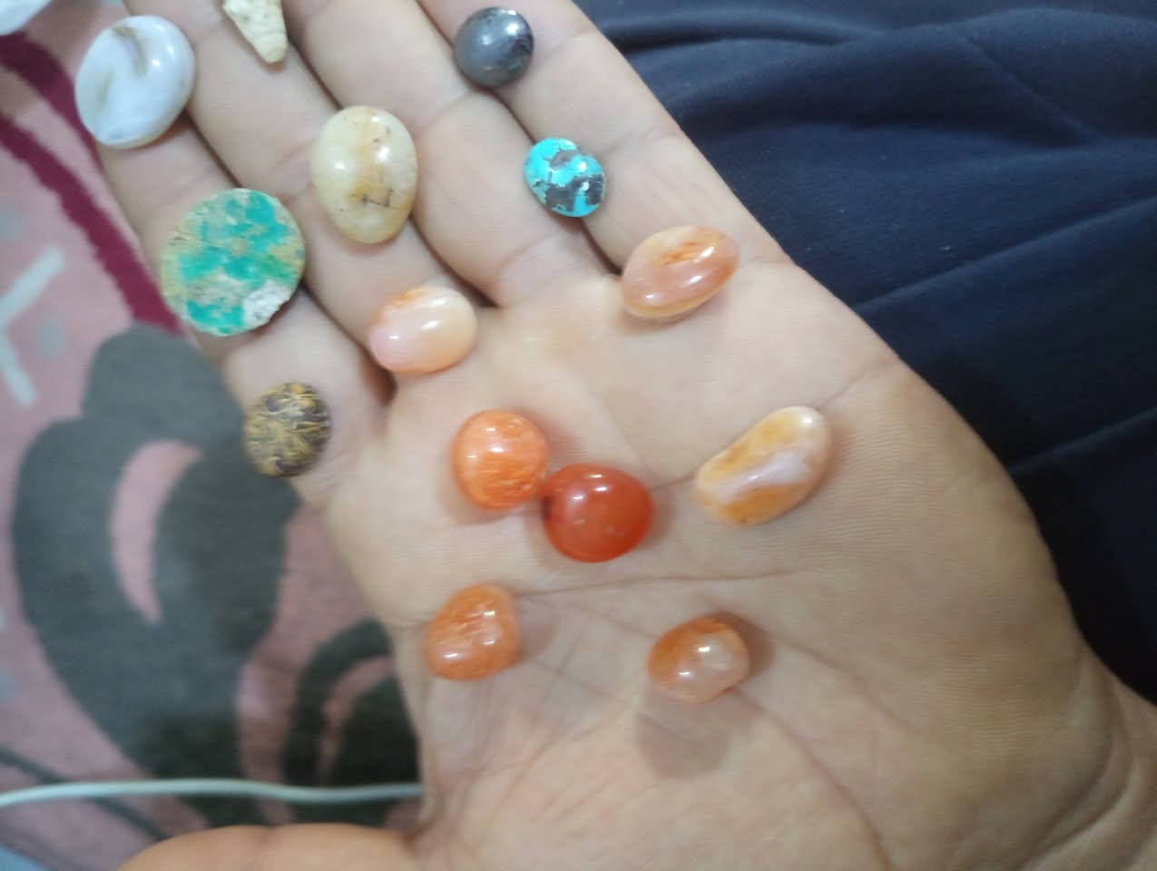 السلام عليكم اخواني هاي الأحجار من زمان عندي واريد ابيع بس الله شاهد الله شاهد ما اعرف اسعارهن ولاعملهن فارجو تقييم وابيع شلع رجاء وشكرا


**إذا كنت صاحب هذا الإعلان وتريد حذفه لأي سبب، رجاءا أرسل رسالة إلى الدعم الفني**