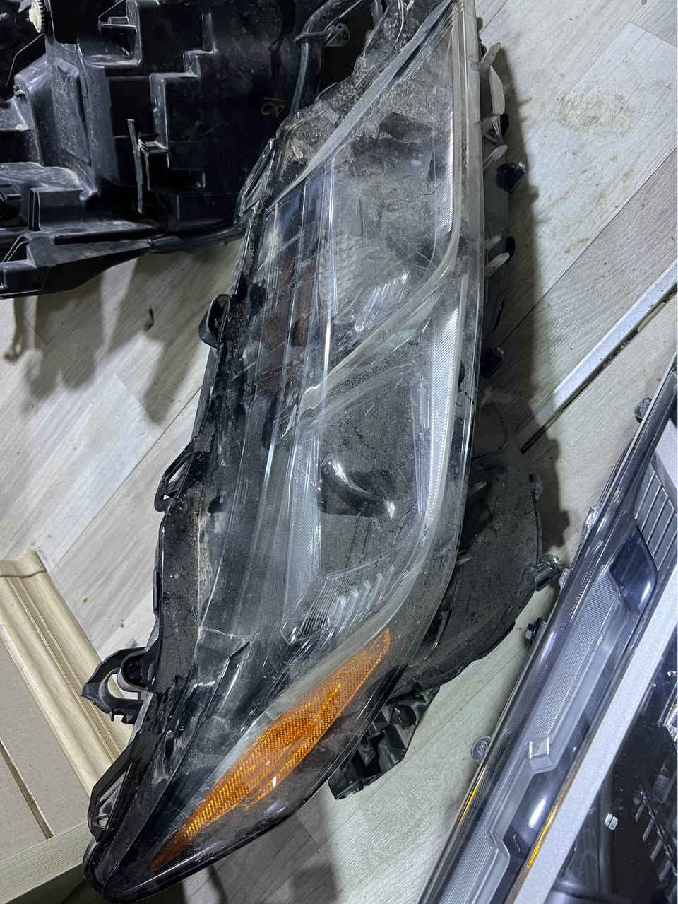 پێنج لایتی بیلادی ئیش دەکەن و كەمێک شکاون ٠۷۷۳۲۱۷۹٠۹٠
سێ لایتی کامری رافێکی شکل نوێ و نیسان رۆجێک هەمویان ئیش دەکەن زینۆن و خەریتەکانیان دەوتنێ چاک بکرێنەوە و دەشکرێ بەکار بهێنرێ بۆ لایتی تر بەیەکەوە دەفرۆشم السليمانية, العراق


**إذا كنت صاحب هذا الإعلان وتريد حذفه لأي سبب، رجاءا أرسل رسالة إلى الدعم الفني**