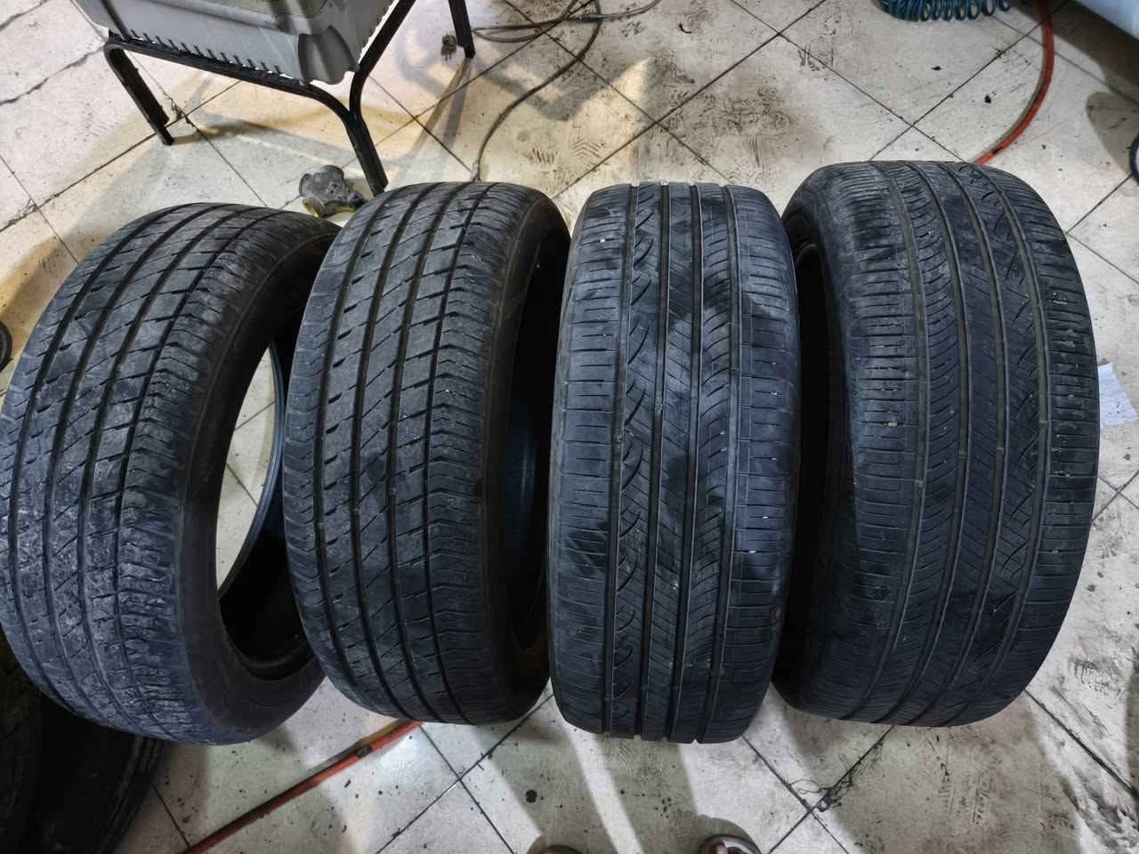 تايرات  تخم كامل حيل نضيف 
لحجم 245/50/20
مكاني الرمادي تواصل خاص او 
رقم ***********
بدارت عبدالرحمن
