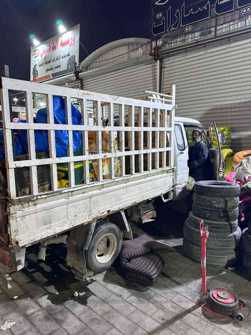 سلام عليكم بنكو 95 رقم بصرة سنويه ما متهيه وتحولي مباشر مكينه 2700 لا نتقيص ولا تبخير تخم تاير جديدكهرباءيات كلها شقاله  سعر 36وبيها مجال مكان سياره. ابي الخصيب رقم ***********
