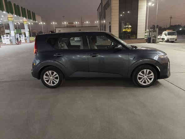 السلام عليكم*********** كيا صول ٢٠٢٠مكينة٢٠٠٠دوش غازالتبريدومي الراديترمال امريكة بعدة بيهة صدرامامي خلفي وتخم تايرجديدحادثهة جاملغ جهت السايق مبدل وصار عندي شخطين باالعراق وصبغتهن وكل شيء موضح بلمنشورماشية٦٥السيارةقفلهة١٢٥مكاني البلديات
