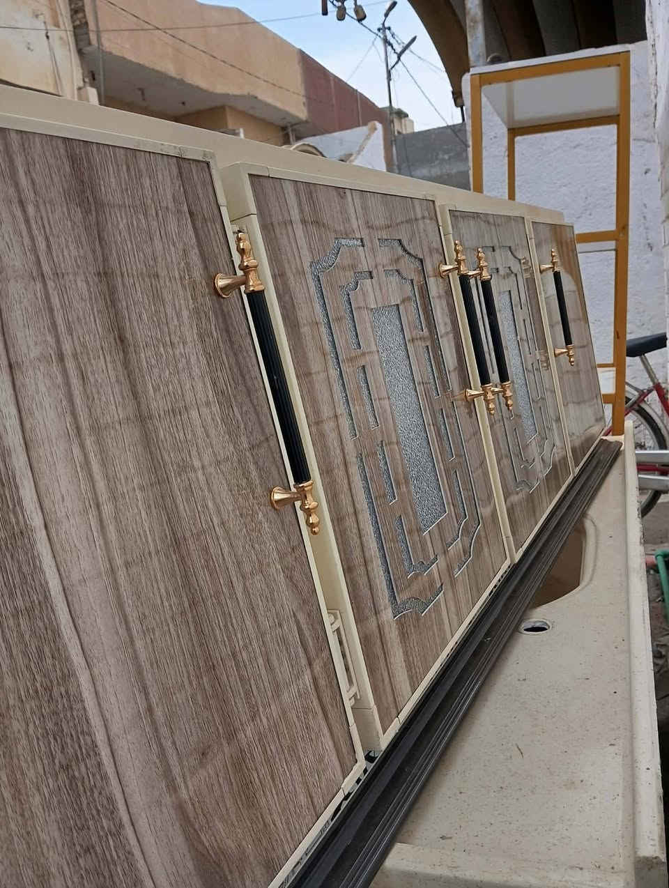 كاونتر تركي نظيف 3. قطع سنك مرمر سعره 175 بيه مجال بسيط الشراي يتصل *********** مكانه حله الاسكان شارع المسبح الاسباني
