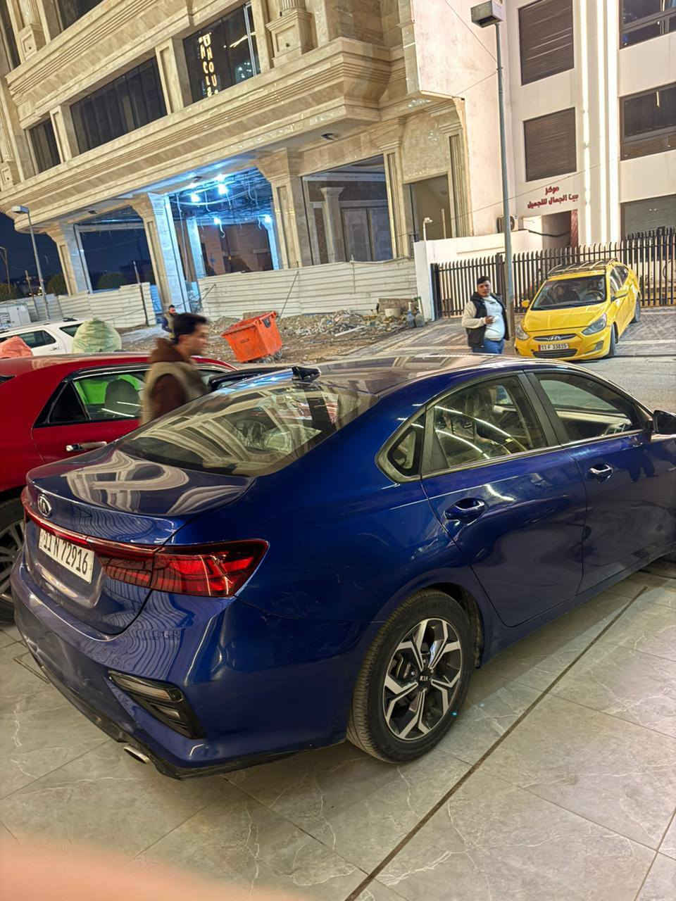 سلام عليكم
كيا فورتي وارد امريكي موديل 2019 محرك 2000 دوش 
حادثهة بس بنيد صبغ بدون دواخل صور الحادث موجودة بالمنشور ماشية 85 وبالعراق بيهة باب الخلف السياق صبغ رقم بغداد تحويل مباشر مكان السيارة بغداد السعر 133 وبيهة بسيط للاستفسار *********** أو الواتساب *********** للبيع او مراوس باكسنت نضيفة
