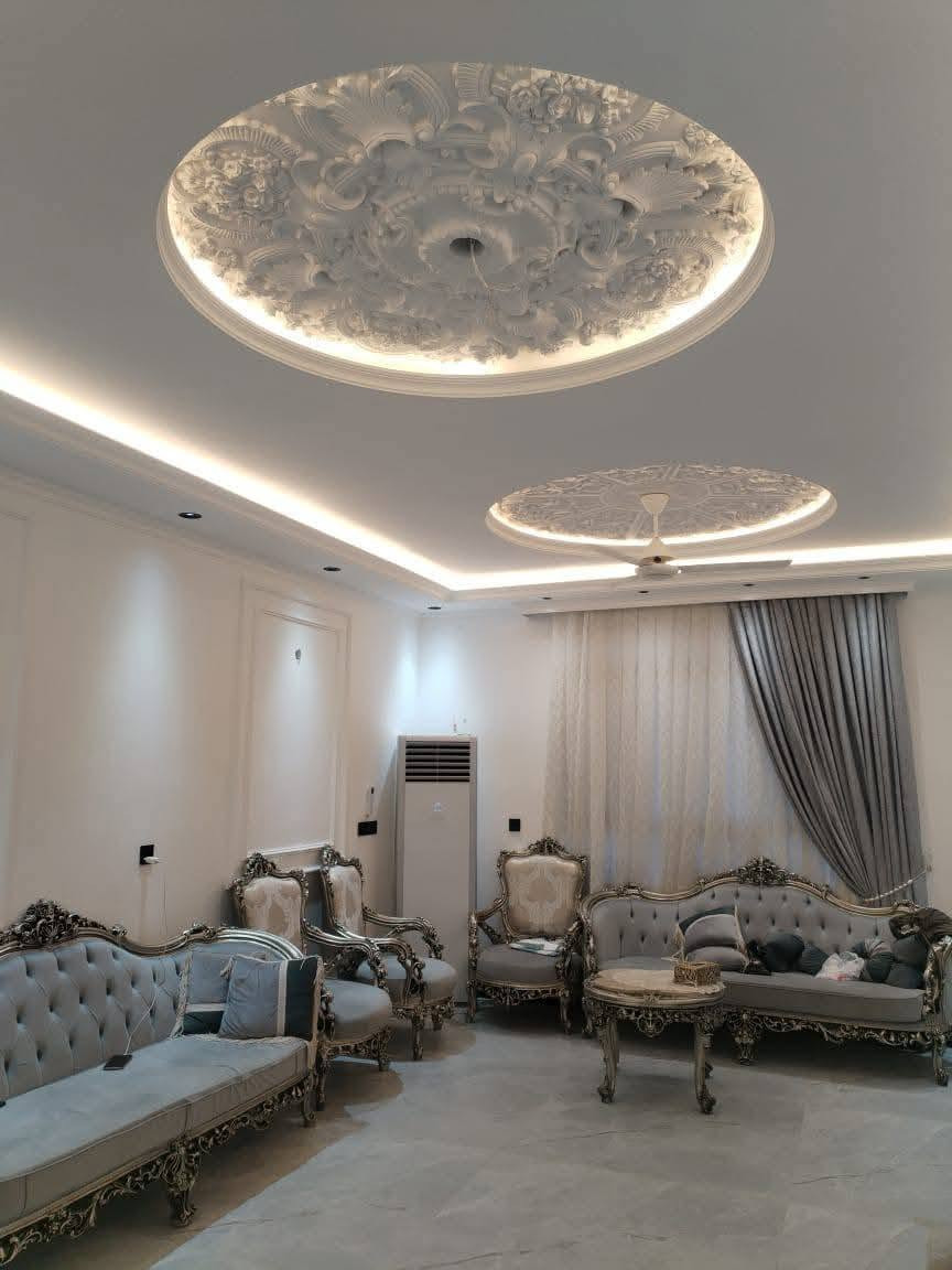 دار للبيع مساحه 300 متر طابو صرف  مع الاثاث
الدار يتكون من 5غرف نوم ومخزن 
استقبال 9في 4.50
صاله 5في 8.40
5 حمامات 
مطبخ حار  وبارد 
كلدور 
حديقه داخليه بيها شلال
حديقه 6في 6.50
بيت بناء 2025 
تواصل مع صاحب رقم ***********
