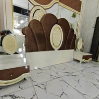 غرفة نوم • سرير خشبي • أثاث
