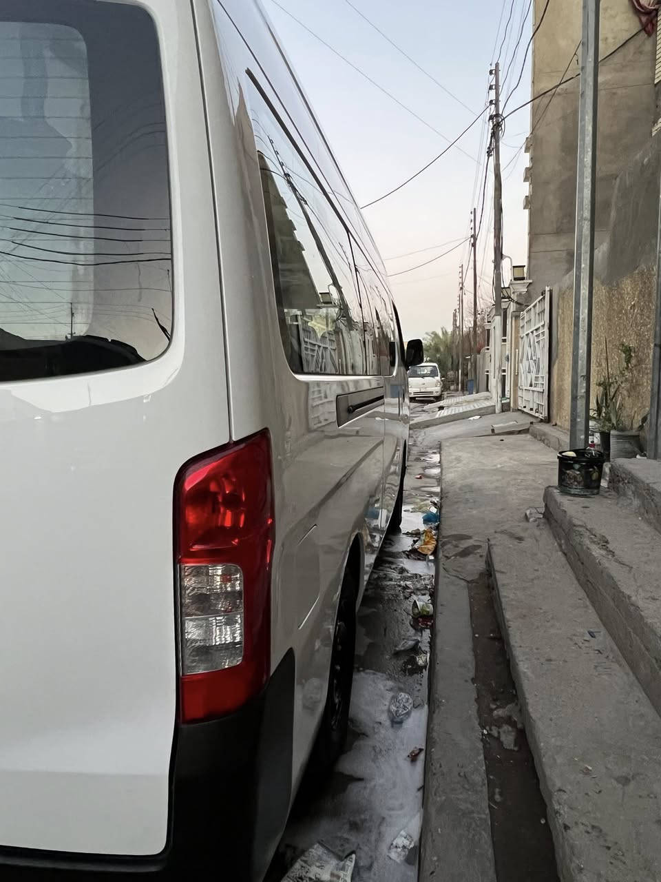 سلام عليكم نيسان يورفان للبيع موديل 2020كفالة من الرصعةسيارة جديدة وماماشية وسنوية جديدة بسمي صفر غرامات صفر هيئه منضومة غاز بيهة شغالة السيارة على وضع الشركة ماشية 88الف السعر 260وبيهة مجال السيارة جانت بلمطار ممشتغلة عبرية كاعية مدوشمة جديد مكان السيارة بغداد العبيدي وهاذ رقمي ***********
