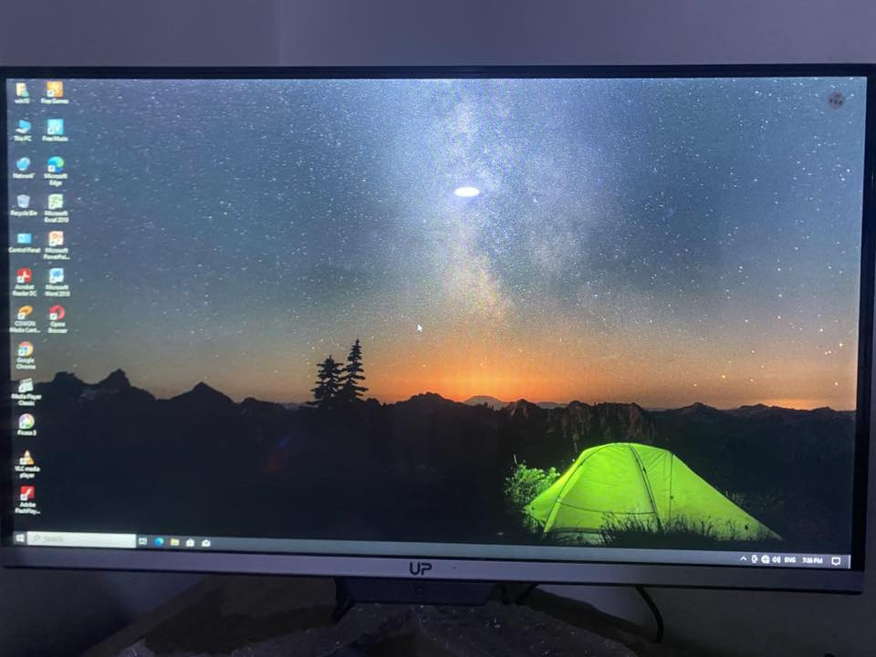 حاسبة متكاملة All-in-One للبيع 💻
جديدة تماماً (زيرو) ما مستخدمة، فقط منصب الها ويندوز وجاهزة للشغل!
الجهاز عبارة عن شاشة وكيس مدمجين بقطعة واحدة أنيقة ومتاخذ مساحة وبدون هوسة وايرات.
🛠️ المواصفات والملحقات:
 المعالج: Intel Core i5 (الجيل السابع i5-7200U).
 الرام: 8 جيجابايت (8GB).
 كارت الشاشة: Intel HD Graphics 620.
 النظام: Windows 10 Pro جاهز ومحدث.
 الملحقات: يجي وياها الماوس والكيبورد الأصلية مالتها بلاد.
💡 الاستخدام: ممتازة جداً للدراسة والجامعات، المكاتب والشركات، والأعمال الإدارية والتصفح.
📍 العنوان: بغداد - الشعب
📞 للتواصل (اتصال أو واتساب): ***********
