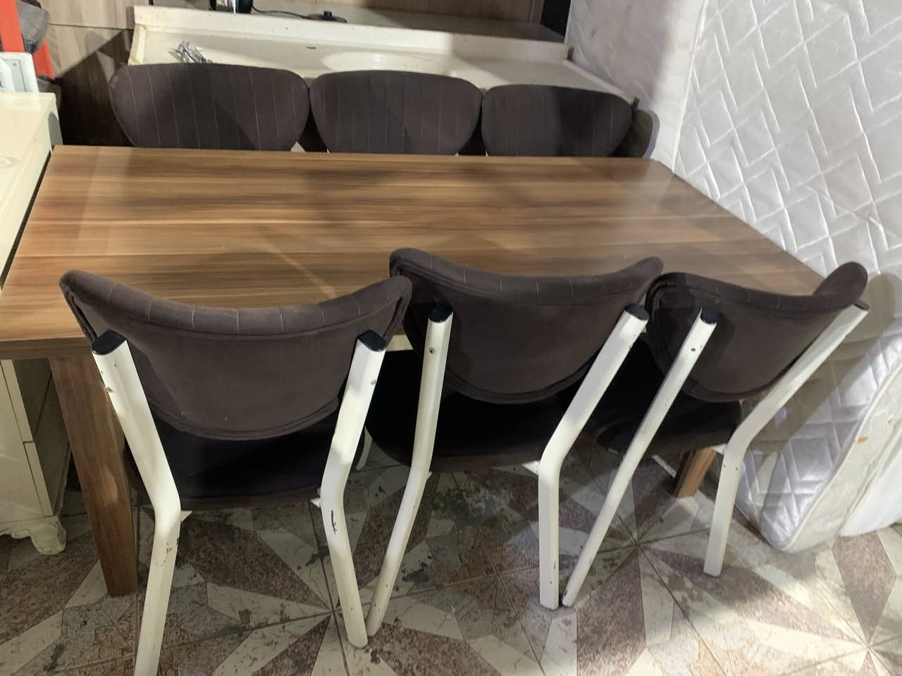 غراض للبيع
العنوان / كاني كردا  الشارع السايدين مقابل المدرسه التركيه 
رقم موبايل ***********
***********
