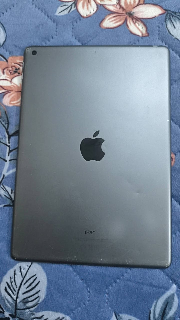 ايباد 9 نظيف مامفتوح برغي منه نموذج M ذاكرة 64 ، مع شاحنه وكفر بطارية مافاحصه بس شحنه كلش زين بالصرف يشغل 60 فريم بوبجي ، السعر 250 بي مجال بسيط او مراوس بجهاز ،  مكان مدينة الصدر


**إذا كنت صاحب هذا الإعلان وتريد حذفه لأي سبب، رجاءا أرسل رسالة إلى الدعم الفني**