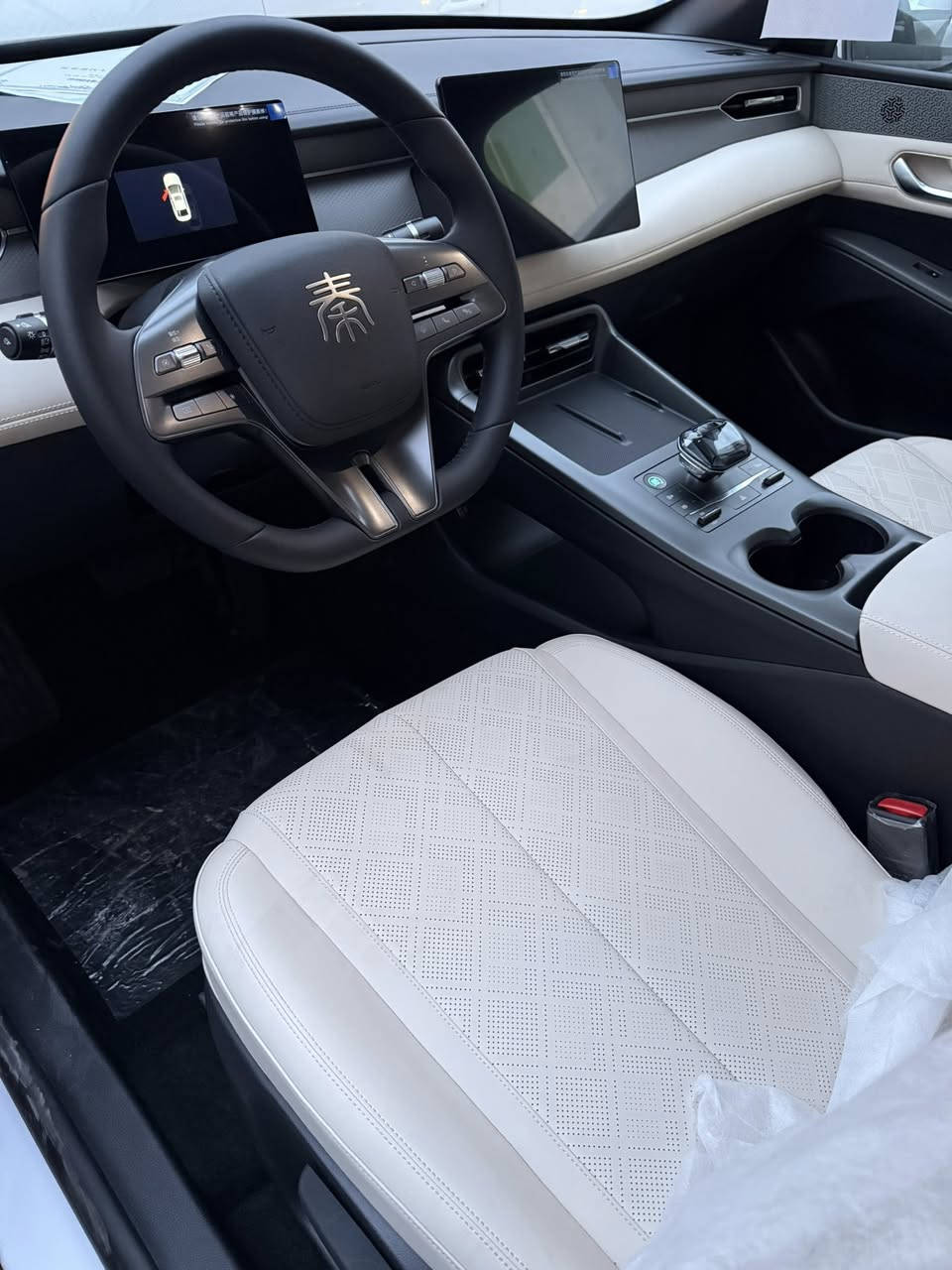 جن بلاص زيرو والداخل ابيض موديل ٢٠٢٥ السعر ١٨٨٠٠ مليون للاستفسار ***********
