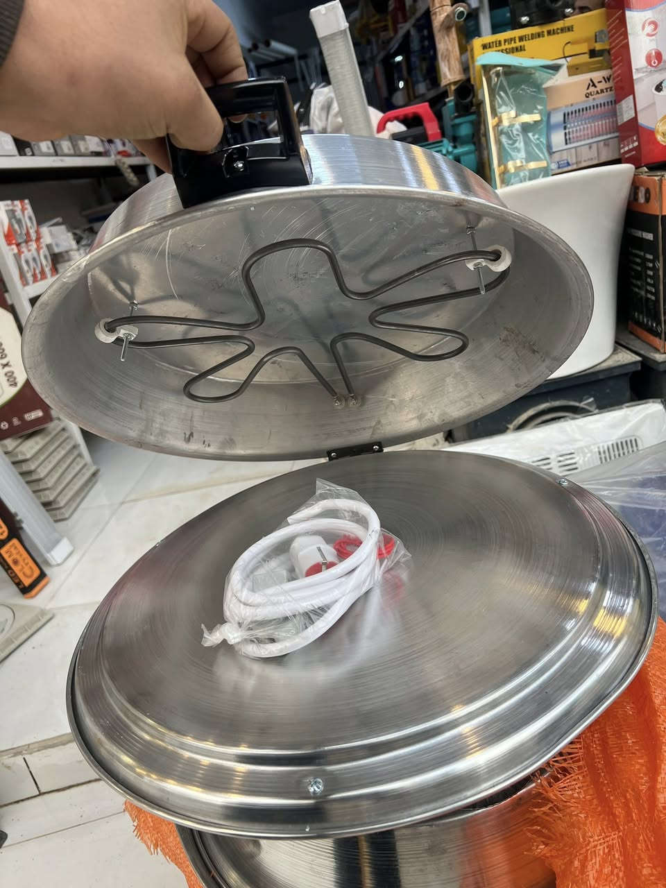 محل بركات الرحمن الشطرة شارع الكص 
رقم *********** 
تنور اصلي ابو الورده
