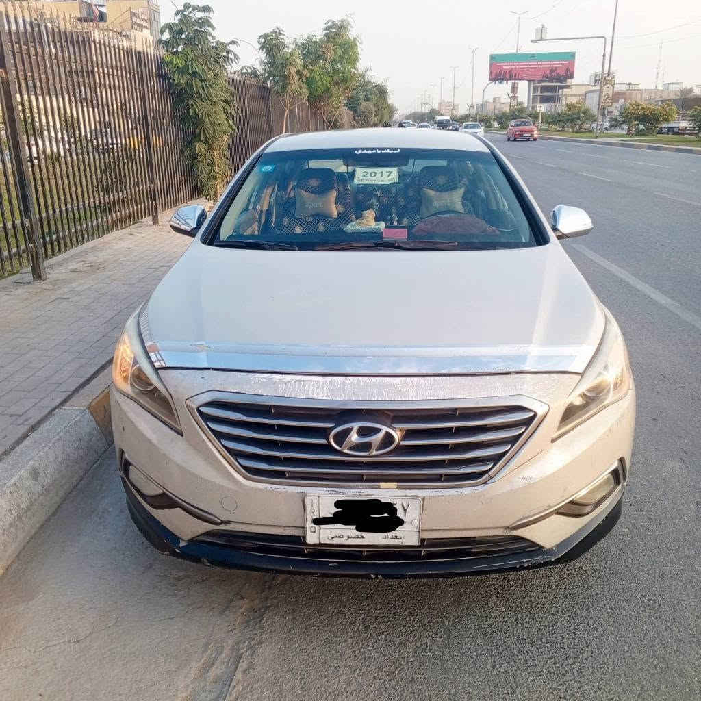 سوناتا موديل 2017 خليجية بسمي رقم بغداد مشروع وطني سنوية لنهاية 2027 كير محرك حدادية كلة بحالة جيدة السعر 115 وبيها مجال حك الجية 
المواصفات.
1. محرك 2.4 اربع حساسات دوش الكيس الصغير شرط 
2. كير جيد جدا 
3. دواخل نظيفة جدا 
4. تبريد ممتاز شرط فتحتين تبريد امامي وخلفي 
5. كروز سرعة ومثبت سرعة .
6. دبل صالنصة ابلاد 
7. ثلاث أنظمة ( ايكو + نورمن + سبورت) للمحرك
8. شاشة كار بلي اصلية 
9. يوجد بيها اضافة مثلا إنارة داخلية وإشارة بالبيبان الأمامية 
اي استفسار الاتصال على الرقم *********** كربلاء, العراق
