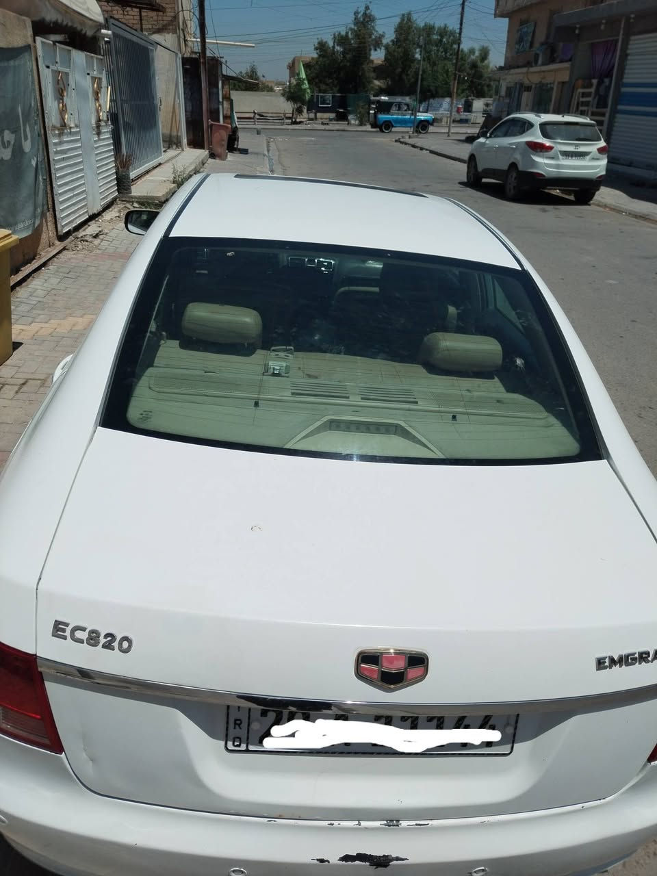 سيارة أم گراند حجم الكبير صيني بأسمي موديل ٢٠١٣تبريد ثلج تخم تاير جديد كير ومحرك خير من الله 
محرك ميتسي بوشي بلادي وطاك بيها إرباك مال دركة ومال دشبول بدون تأثير بچم مكان واسط الصويرة ***********
