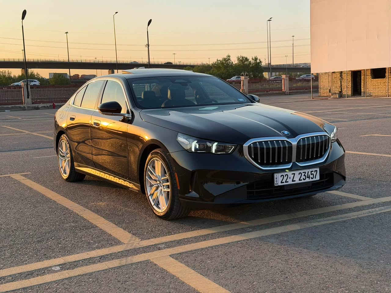 للبيع | BMW 530i رقم اربيل باسمي موديل 2025 🇺🇸 فوول نظافة على وضع الشركة ومكفولة كفالة عامة 
.  مغلفة ppf بضمان 10 ( سنوات )
• وارد أمريكي – Clean Title• ⁠
. عداد المسافه ( 24 ) الف مايل
• اللون: أسود
• فول مواصفات
• محرك 2.0 Turbo Mild Hybrid
• كير أوتوماتيك 8 سرعات
• شاشة Curved Display الكبيرة
• Navigation
• Apple CarPlay و Android Auto لاسلكي
• تشغيل بصمة ودخول ذكي (Keyless Entry & Start)داتا شو
• فتحة سقف
• مقاعد جلد كهربائية مع ذاكرة
• 5 كاميرات وحساسات أمامية وخلفية 360 درجة
• مثبت سرعة
• تحذير النقطة العمياء
• المحافظة على المسار
• نظام الكبح التلقائي والتحذير من الاصطدام
• إضاءة داخلية Ambient Lighting
• صندوق خلفي كهربائي
• نظام صوت فاخر
السعر (47500) دولار وبيه مجال بسيط للاستفسار الاتصال على الرقم ( *********** )
مكان السيارة بغداد حي الجامعة

