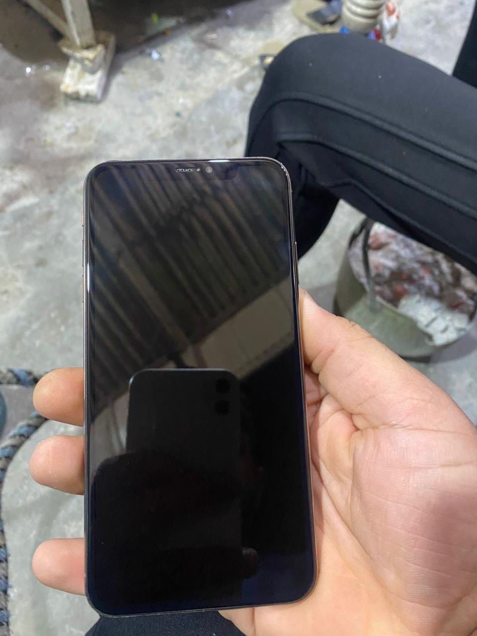 إكس إس ماكس ذاكره ٢٥٦بطاريه ١٠٠ مستبدله اصليه فيس إيدي شغال الجهاز مكفول بس البطاريه مبدله بيع أو مراوس جهاز جديد مكاني قلعه سكر ***********
