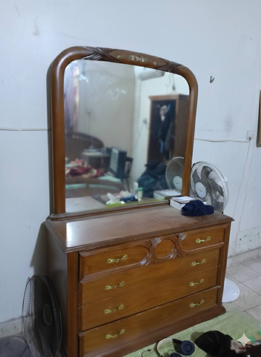 السلام عليكم
غرفه نوم  داخل خارج صاج شغل درجه اولى ثگيل نظيفه كلش مكانها بغداد الشعب او هذا رقمي 
***********
