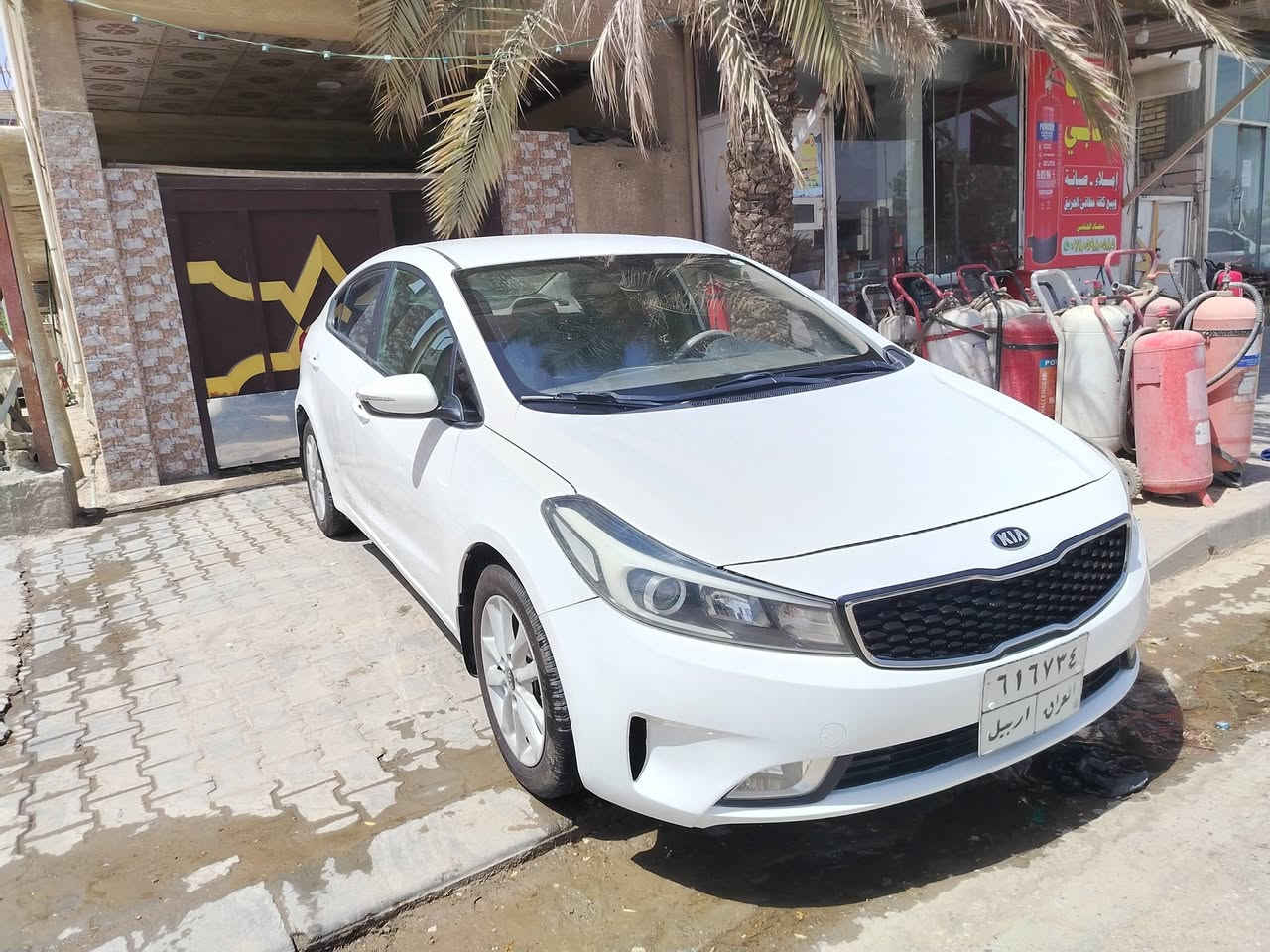 سيراتو 2018 رقم أربيل بسم الشركه سعر ١١٧ بيها قطعتين صبغ بنيد وباب يعني قطعتين صبغ *********** مكان نجف محرك ١٦٠٠ نصف فول تريد مداور تريد وكاله الشراي يتصل ما اجاوب خاص
