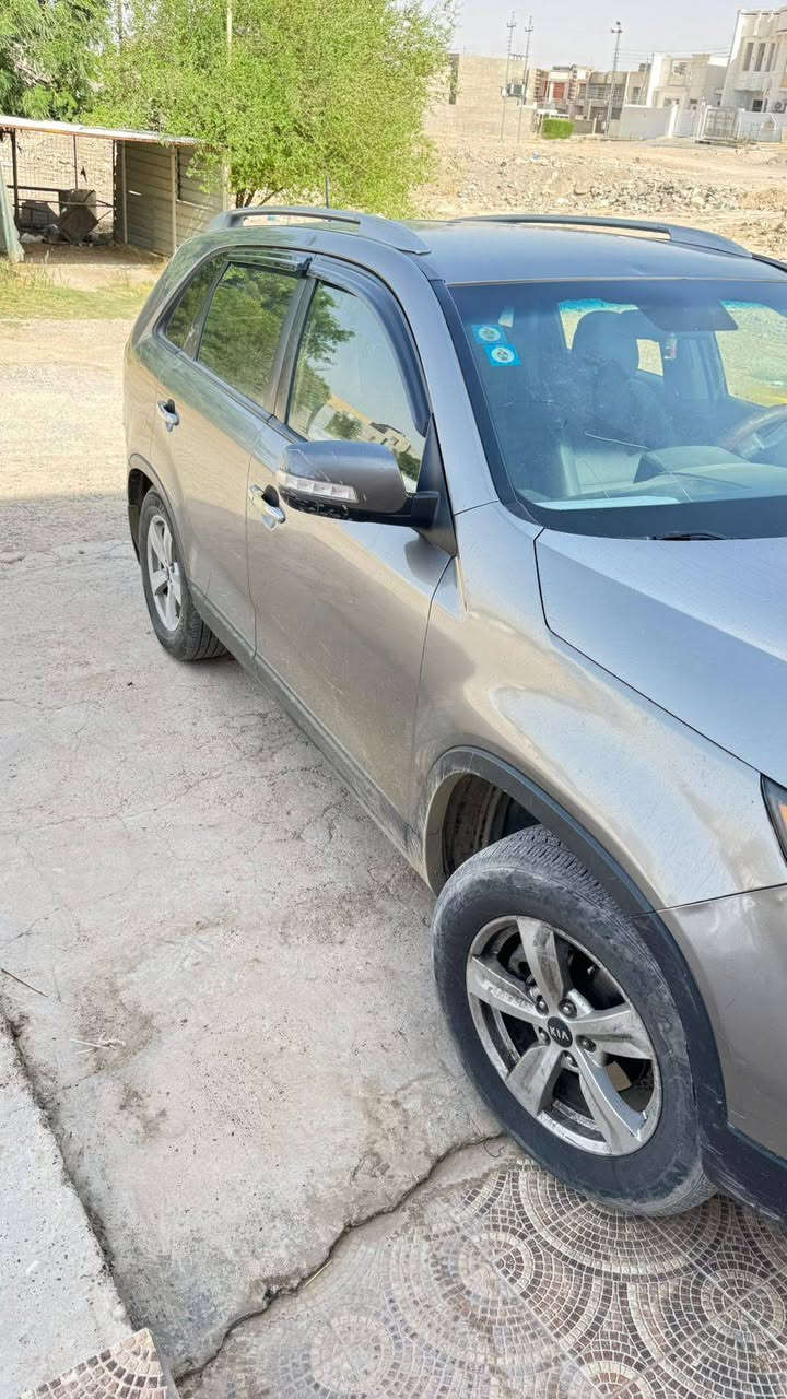 سورنتو 2013 محرك 6
قطعه وحده صبغ 
سعر 147
***********
