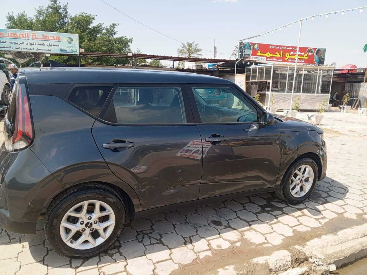 السلام عليكم 
صول موديل ٢٠٢٥ تحويل بنفس اليوم 
السياره فول مواصفات عدا الفتحه 
 بنيد مبدل بلادي ومكفوله من الضربه كير ومحرك بل كارتون السياره كلش حلوه السعر ١٧٠ ورقه وبيها مجال حك الجيه 
متواجد ع واتساب او اتصال ممتواجد ع فيس 
الرقم *********** اتصل واني خادم
