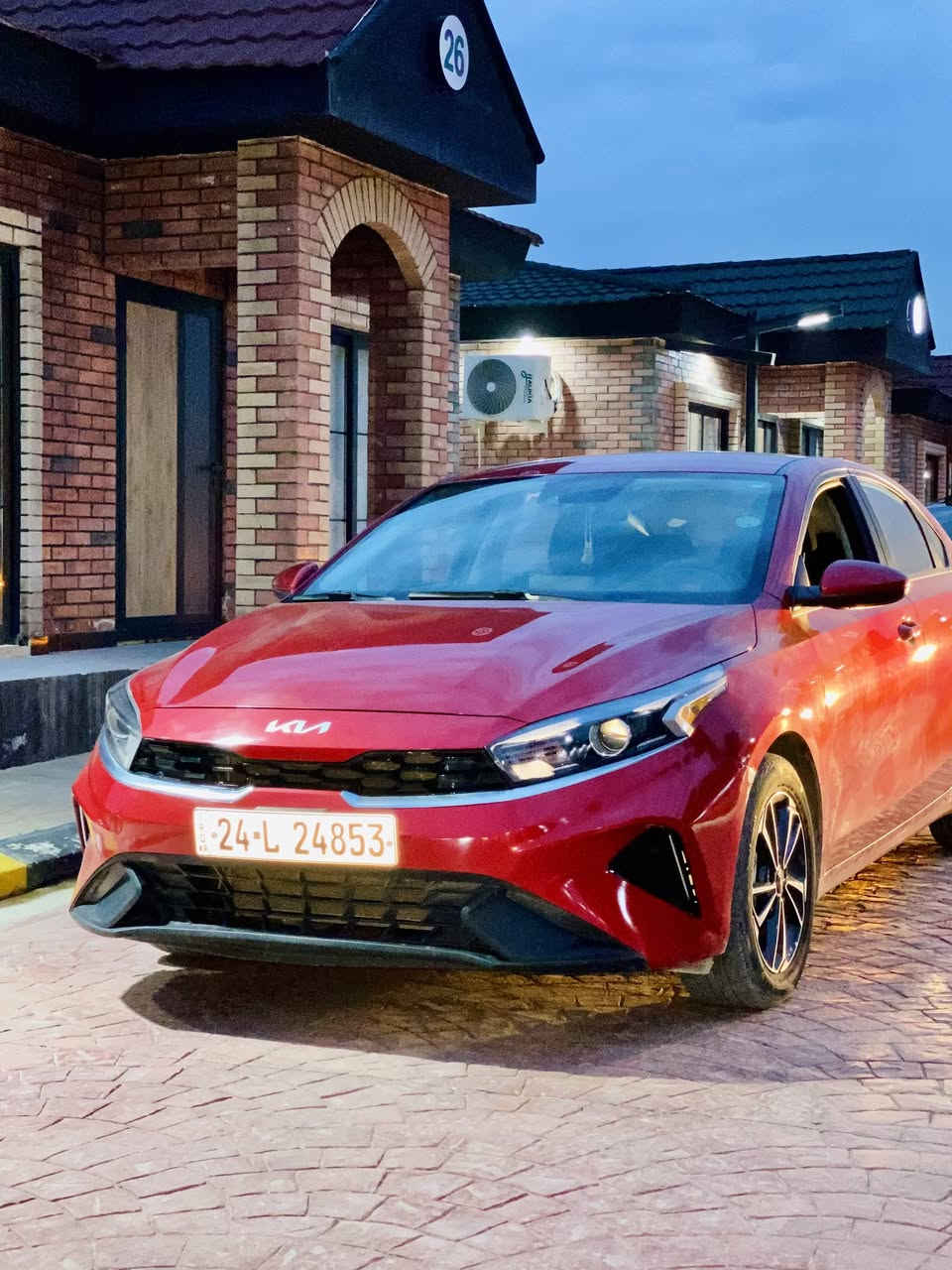 سلام عليكم 
فورتي للبيع موديل 2023 
ضررها بوند و معدل على بارد بدون دواخل بدون ايرباك  رقم دهوك نص موصفات ماشية 26 الف ميل عنوان موصل جانب الايسر 
***********
