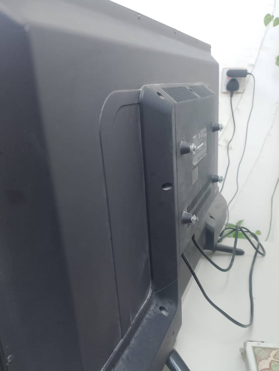 سلام وعليكم شاشه حجم 32 وياها جهاز ابو نت سعره 125 وبيه مجال مكاني بغداد حي جهاد مامتوجد علئ فيس
***********
