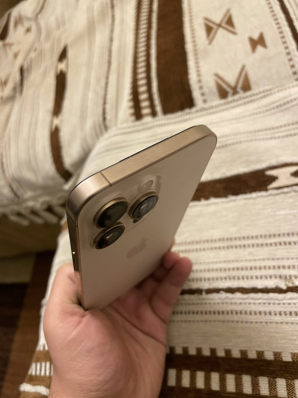 ١٦برو ماكس للبيع باب اول نضافه خير من الله تلفون ممفتوح الله شاهد بطاريته جانت ٩٨   ونزلت عل ٩٤ داخل ضمان ماستر  مكاني بغداد ***********
